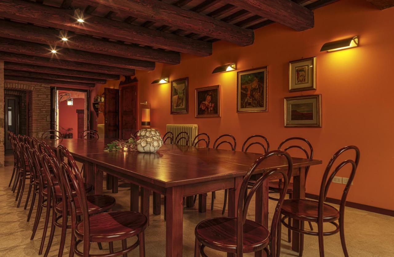 Bed and Breakfast Il Cortile Segreto San Severino Marche Exterior foto